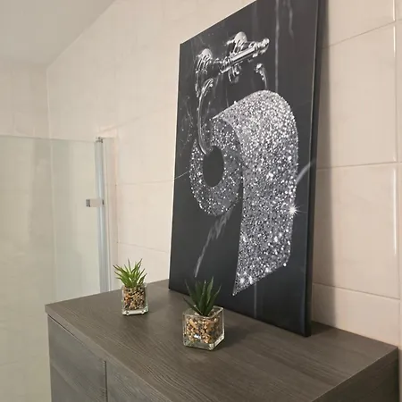 Wohntraum Kamelienweg, Sauna, Balkon Apartment