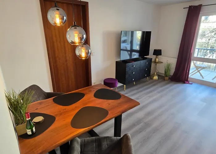 شقة Wohntraum Kamelienweg, Sauna, Balkon